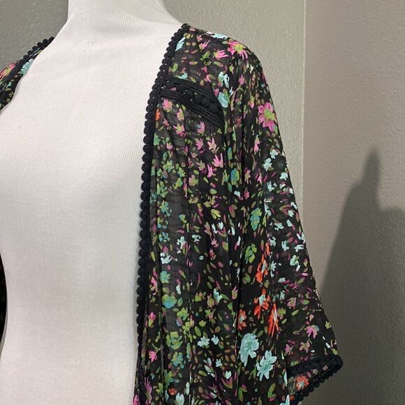Emory Park Floral Kimono Shawl Open Front Cardigan - Picture 2 of 11